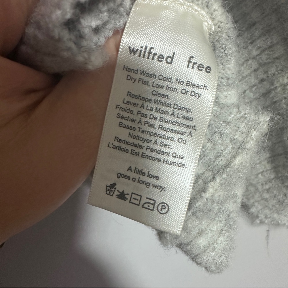 Wilfred Light Gray V-Neck Sweater size XL - Picture 10 of 11